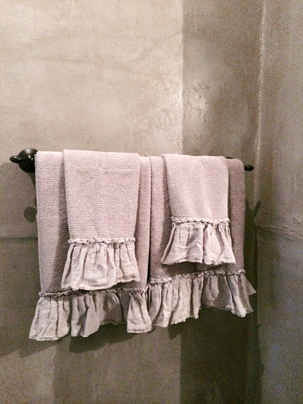 DeVilla Bath Towel